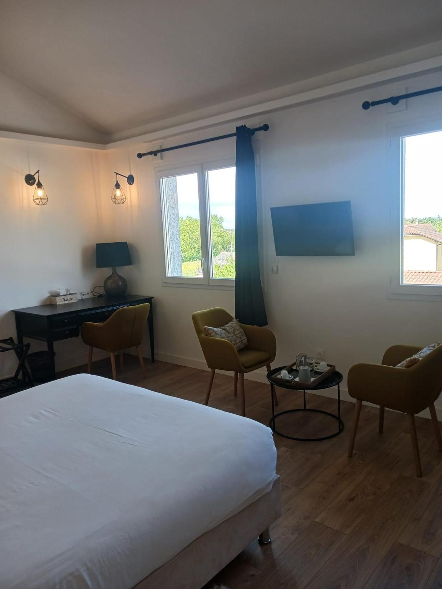 Merion Hotel Villars-les-Dombes Buitenkant foto